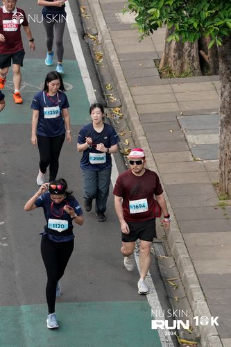 Race photo from Nu Skin Run 10K