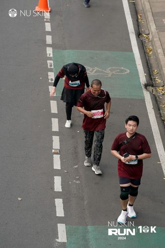 Race photo from Nu Skin Run 10K