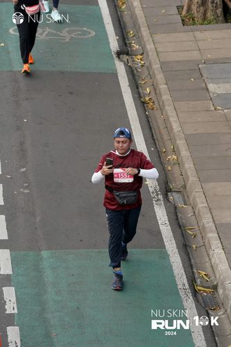 Race photo from Nu Skin Run 10K