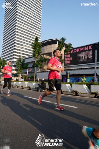 Race photo from Smartfren Run 2025 