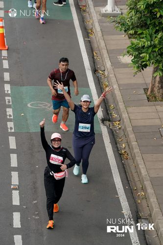 Race photo from Nu Skin Run 10K