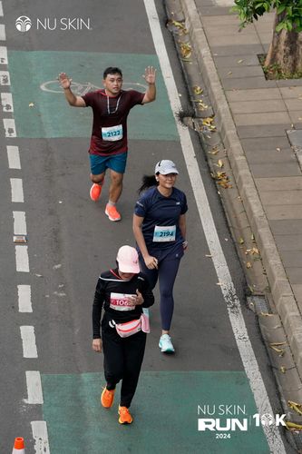 Race photo from Nu Skin Run 10K