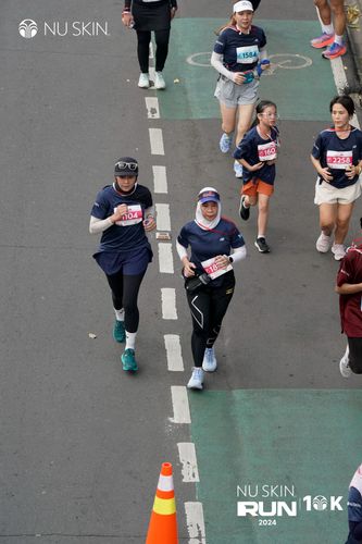 Race photo from Nu Skin Run 10K