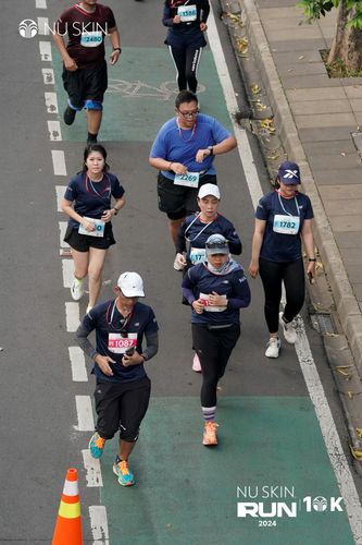 Race photo from Nu Skin Run 10K