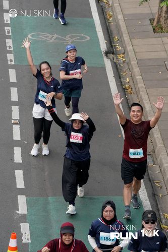 Race photo from Nu Skin Run 10K