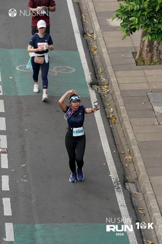 Race photo from Nu Skin Run 10K
