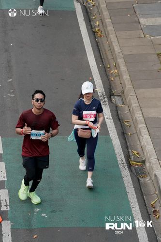 Race photo from Nu Skin Run 10K
