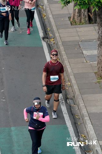 Race photo from Nu Skin Run 10K