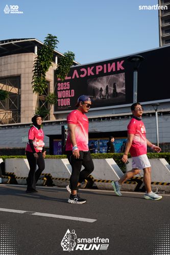 Race photo from Smartfren Run 2025 