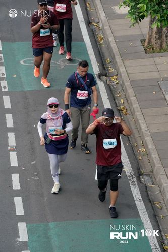 Race photo from Nu Skin Run 10K