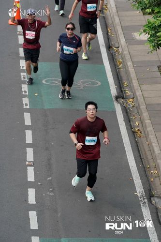 Race photo from Nu Skin Run 10K