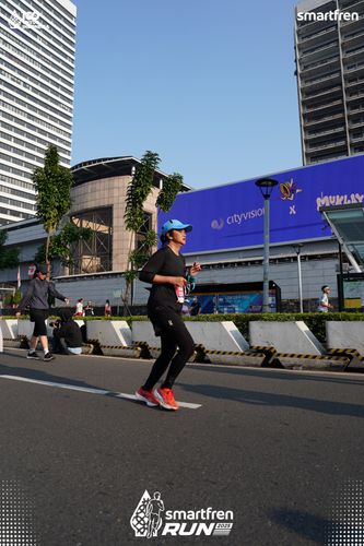 Race photo from Smartfren Run 2025 