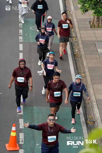 Race photo from Nu Skin Run 10K