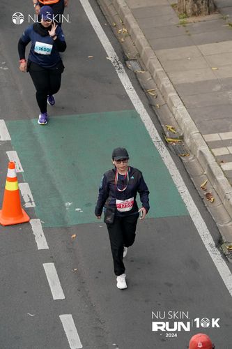 Race photo from Nu Skin Run 10K
