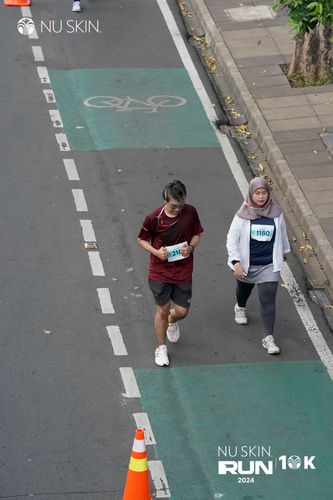 Race photo from Nu Skin Run 10K