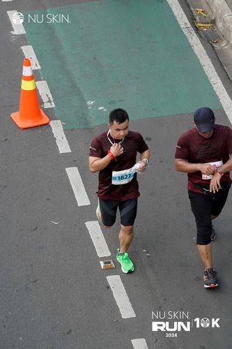 Race photo from Nu Skin Run 10K