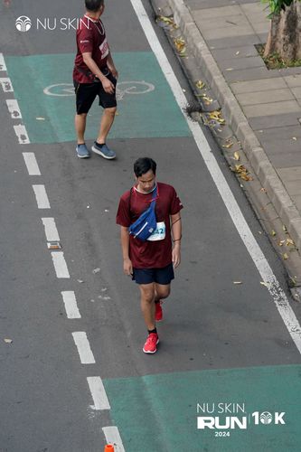 Race photo from Nu Skin Run 10K