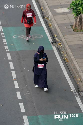 Race photo from Nu Skin Run 10K