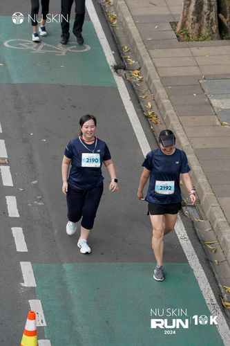 Race photo from Nu Skin Run 10K