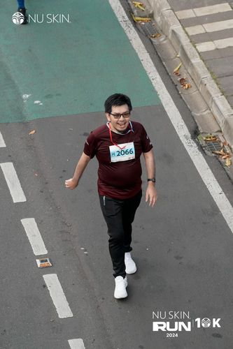Race photo from Nu Skin Run 10K