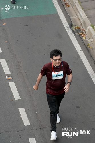 Race photo from Nu Skin Run 10K