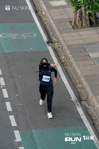 Race photo from Nu Skin Run 10K