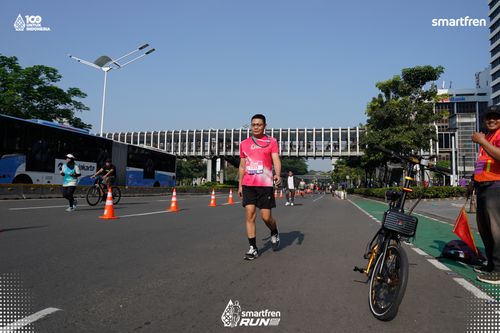 Race photo from Smartfren Run 2025 