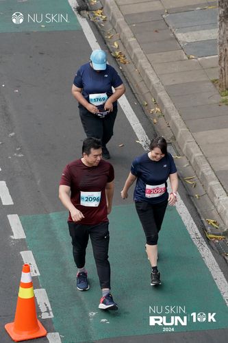 Race photo from Nu Skin Run 10K