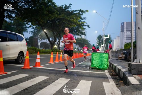 Race photo from Smartfren Run 2025 