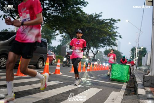 Race photo from Smartfren Run 2025 