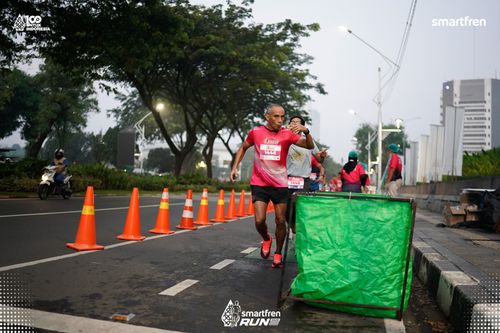 Race photo from Smartfren Run 2025 