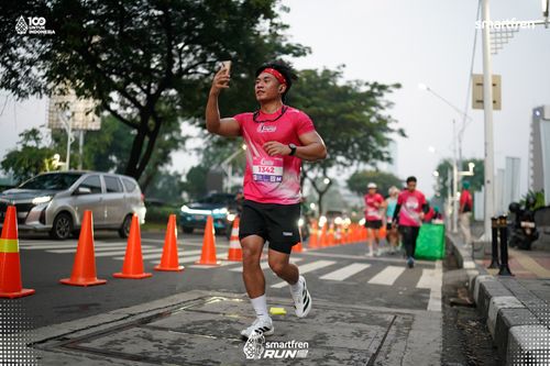 Race photo from Smartfren Run 2025 