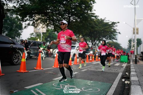 Race photo from Smartfren Run 2025 