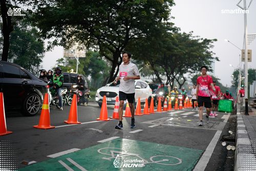 Race photo from Smartfren Run 2025 