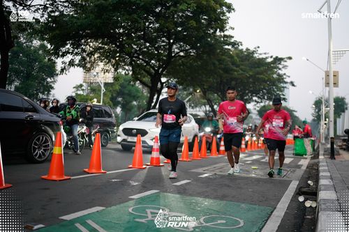 Race photo from Smartfren Run 2025 