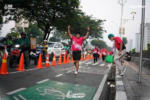 Race photo from Smartfren Run 2025 