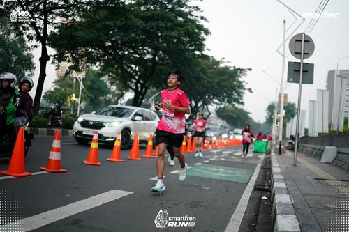 Race photo from Smartfren Run 2025 