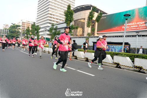 Race photo from Smartfren Run 2025 