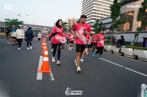Race photo from Smartfren Run 2025 