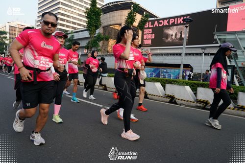 Race photo from Smartfren Run 2025 