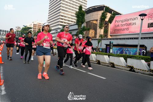 Race photo from Smartfren Run 2025 