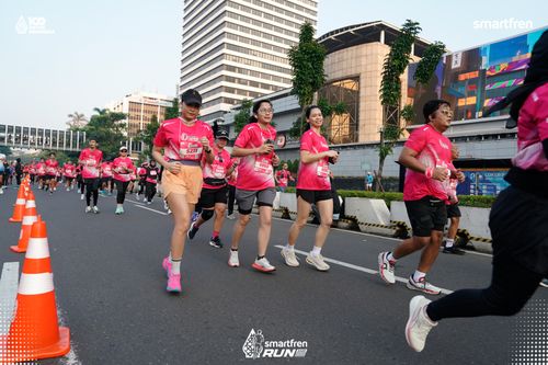 Race photo from Smartfren Run 2025 