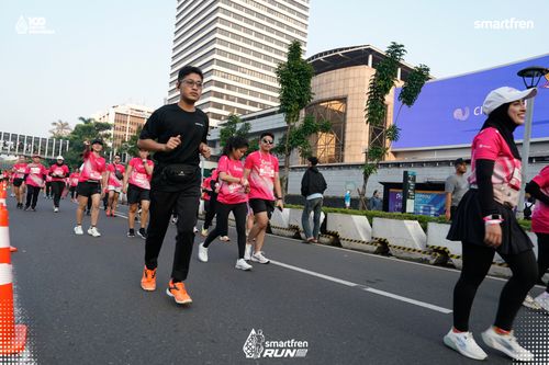 Race photo from Smartfren Run 2025 