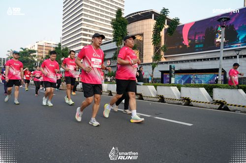 Race photo from Smartfren Run 2025 