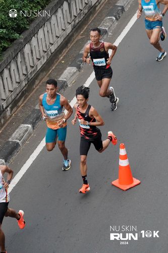 Race photo from Nu Skin Run 10K