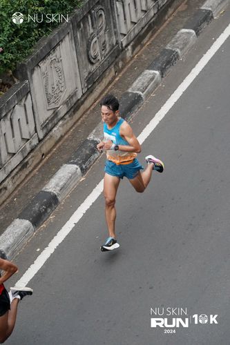 Race photo from Nu Skin Run 10K