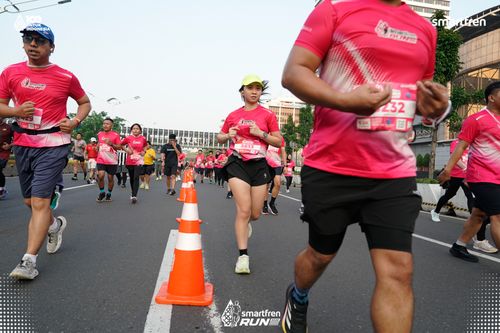 Race photo from Smartfren Run 2025 