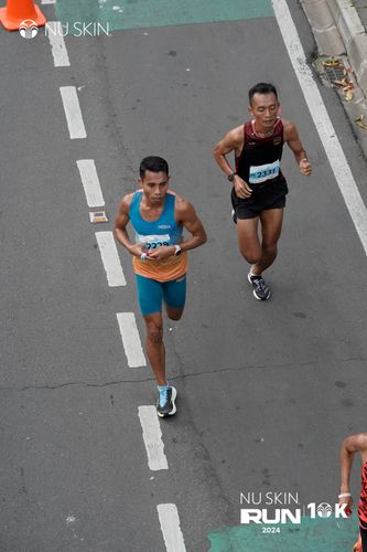 Race photo from Nu Skin Run 10K