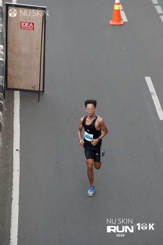 Race photo from Nu Skin Run 10K