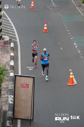 Race photo from Nu Skin Run 10K